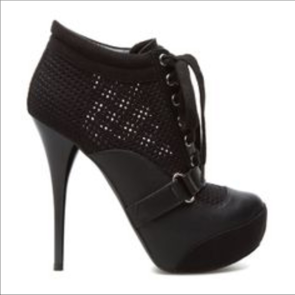 ❌❌SOLD❌❌Black, shoedazzle:scene lace up booties